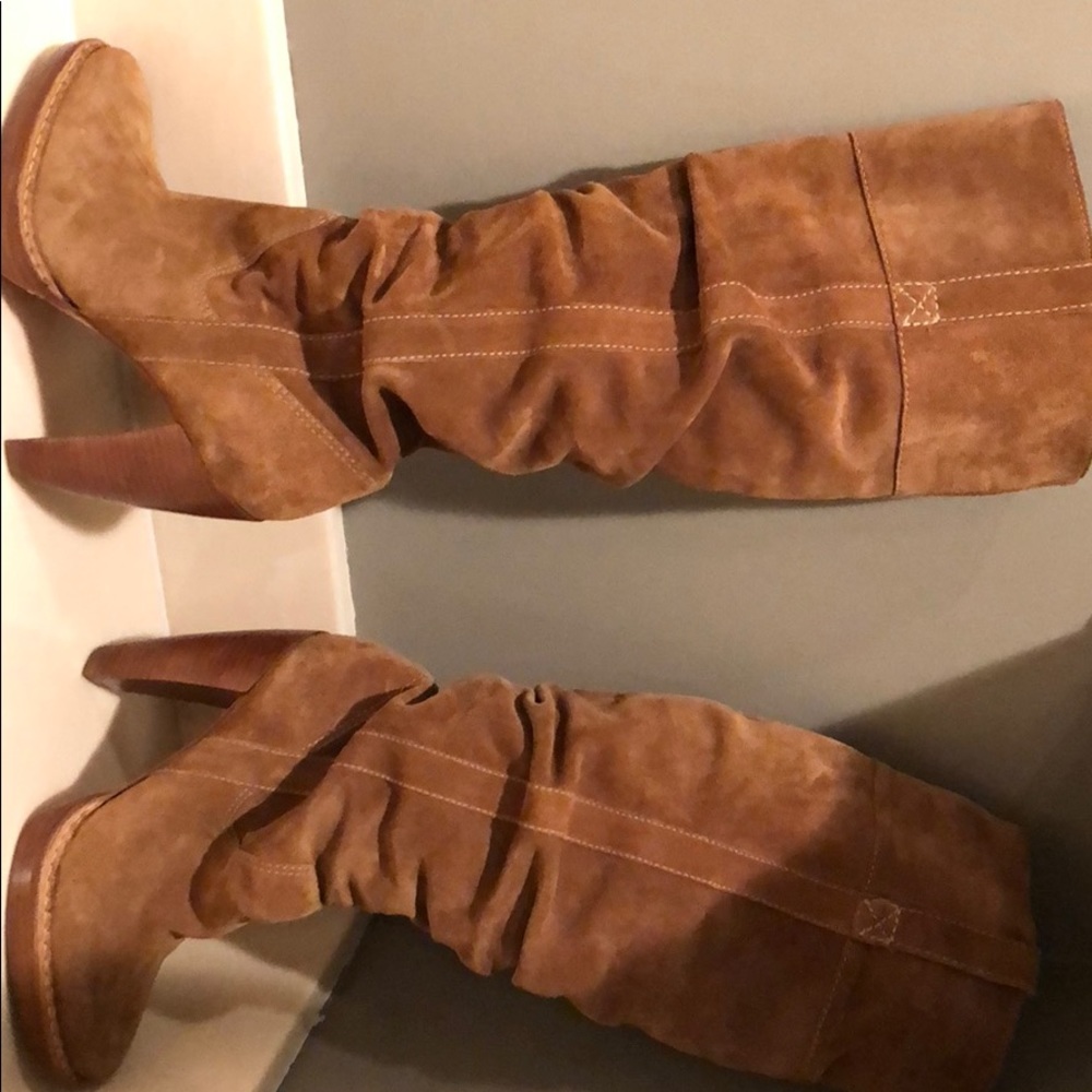 Michael Kors size 7 slouchy suede tan heeled boot